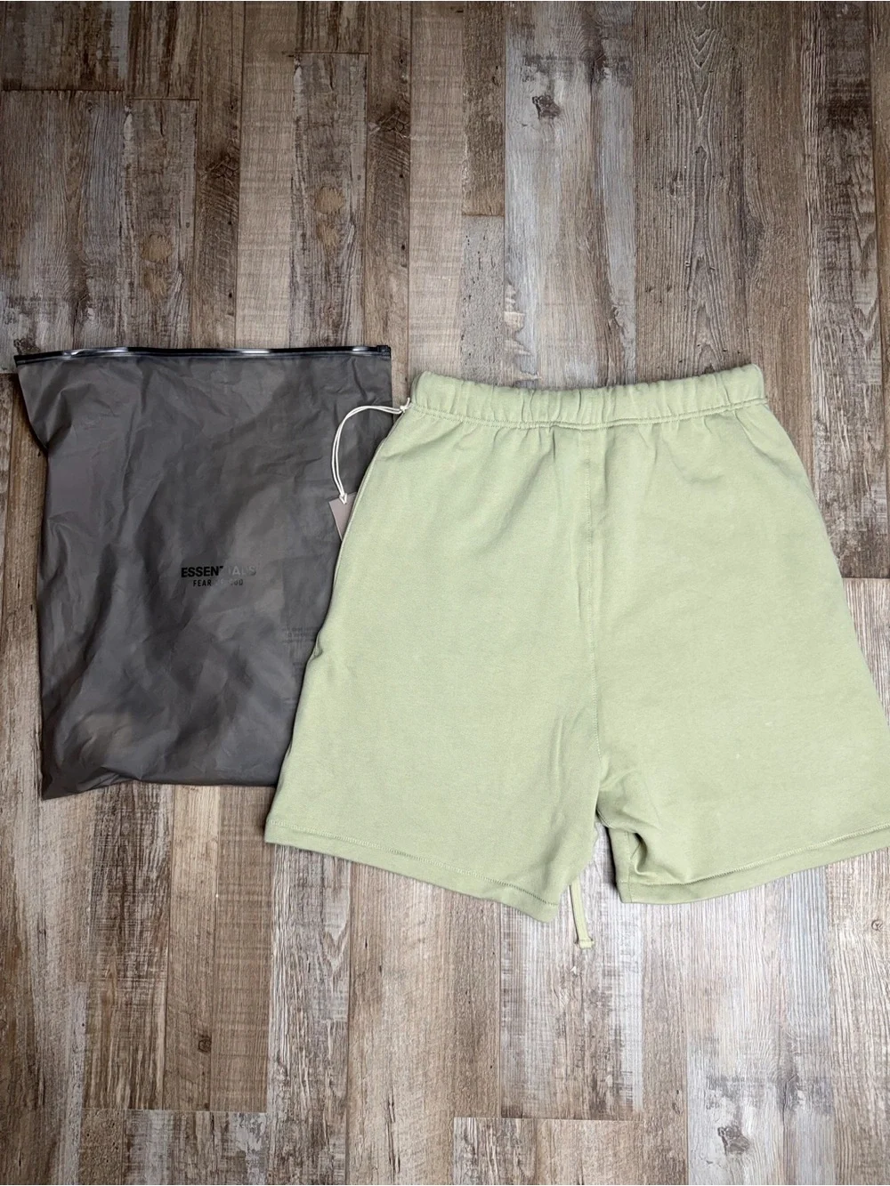 Essentials elastic waistband